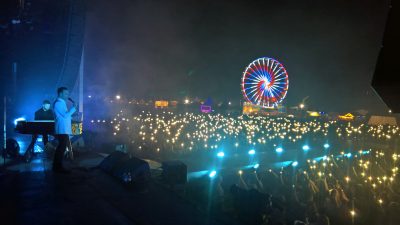 Hurts gig - wide shot