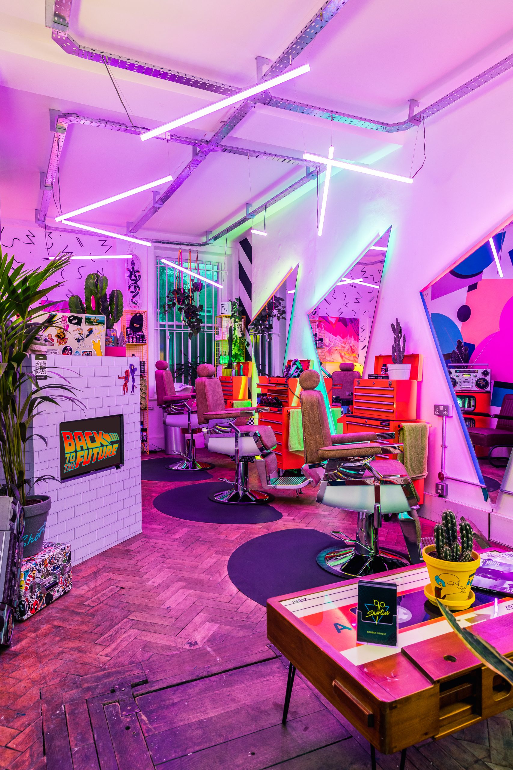 Horizontal Suspended 300° LED Tube Light - Image 3