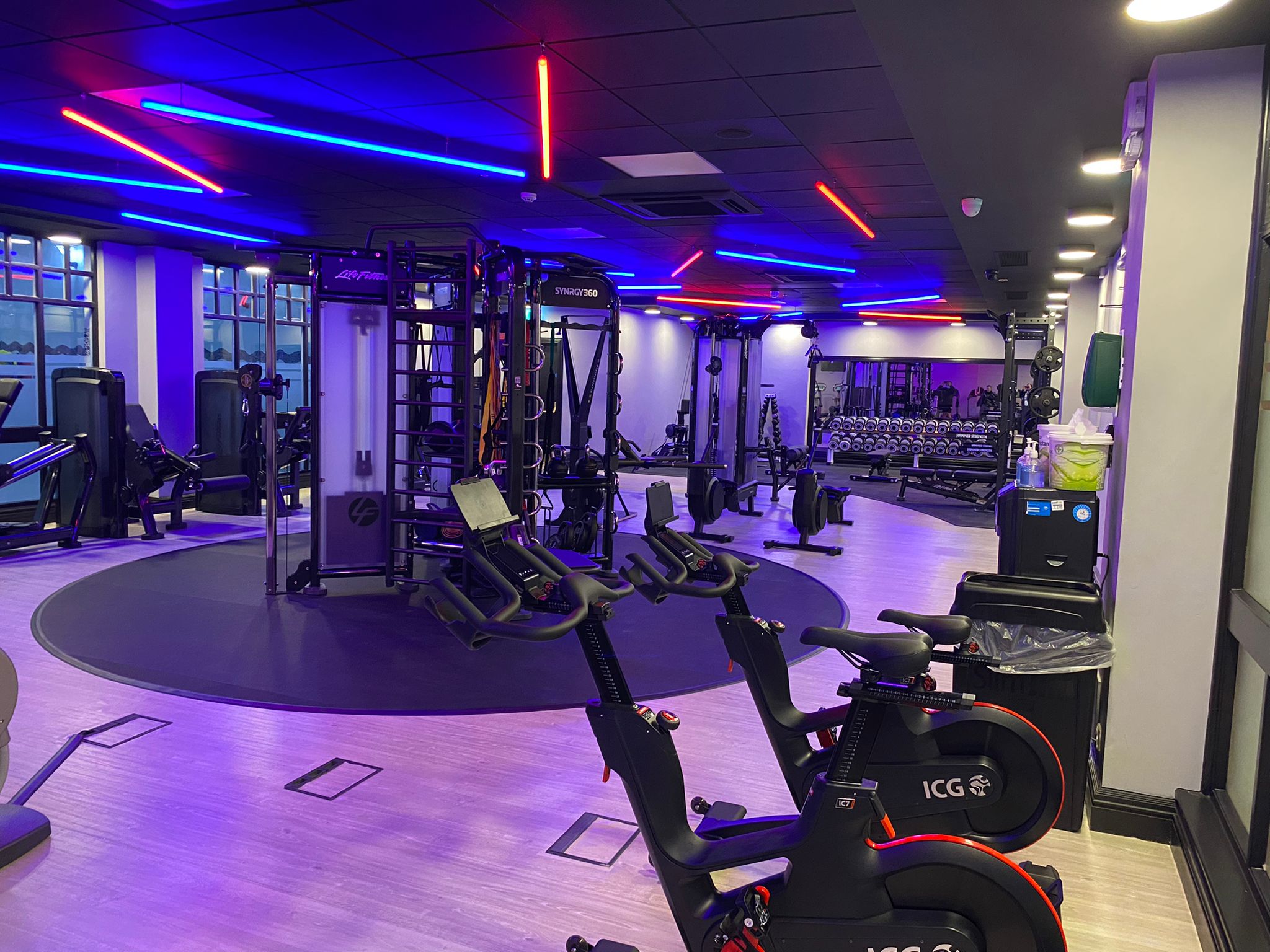 Horizontal Suspended 300° LED Tube Light - Image 6